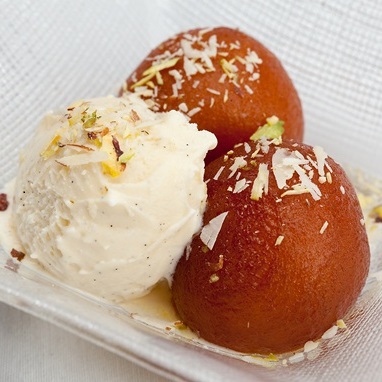 Gulab Jamun With Ice Cream